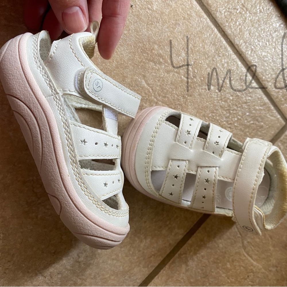 Stride rite sandals, for toddlers size 4.